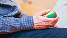 Projeto internacional visa formação para cuidadores de idosos